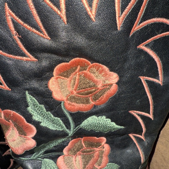 Manuel designer Emborded boots! Limited edition. Size 9 
95 of 100 - Picture 2 of 8